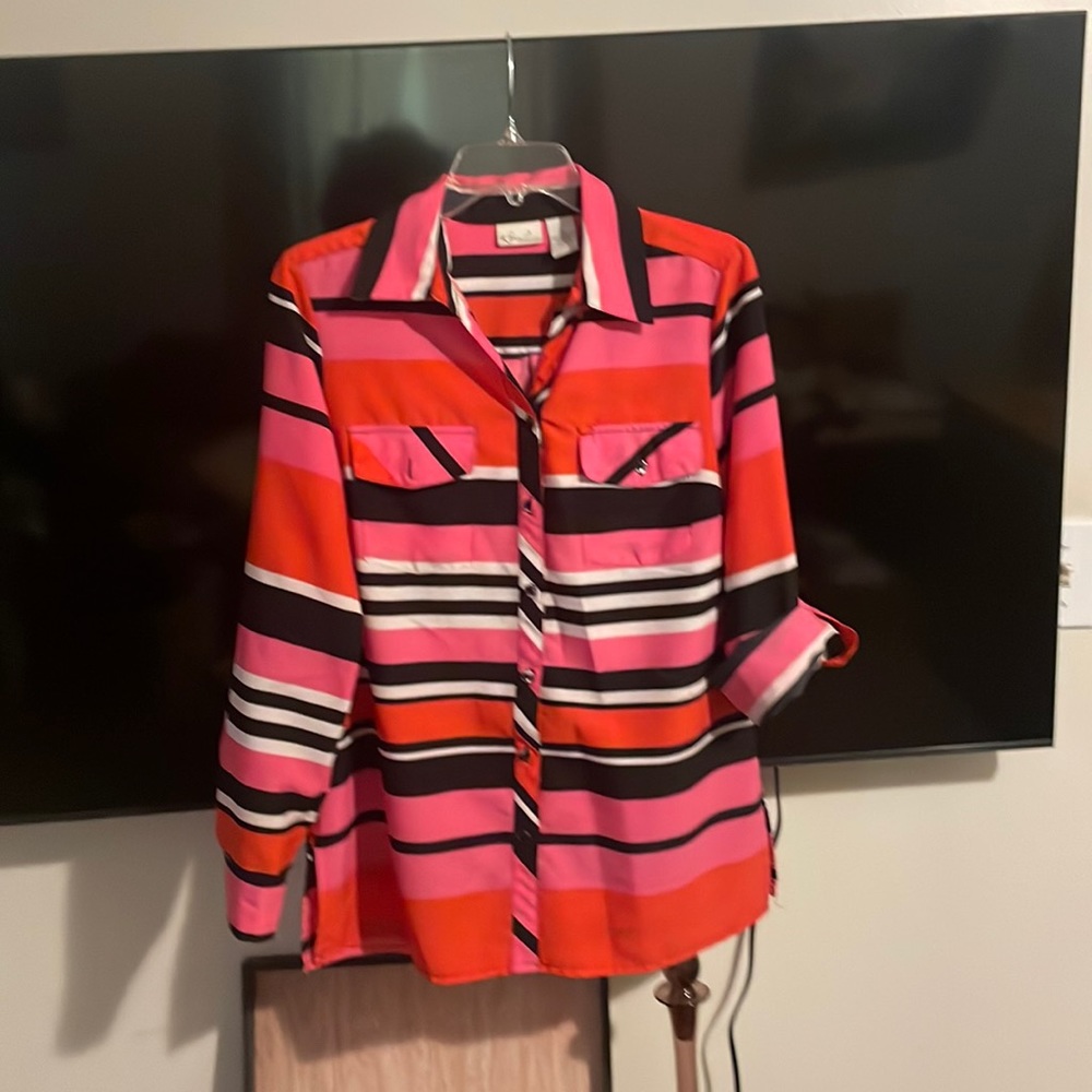Cute blouse! Great for spring